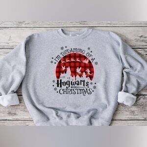 Dreaming of a Hogwarts Christmas Crewneck - gray